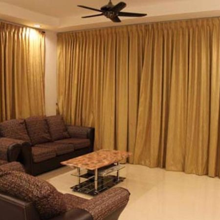 Crown Imperial Court Apartment مرتفعات كاميرون المظهر الخارجي الصورة