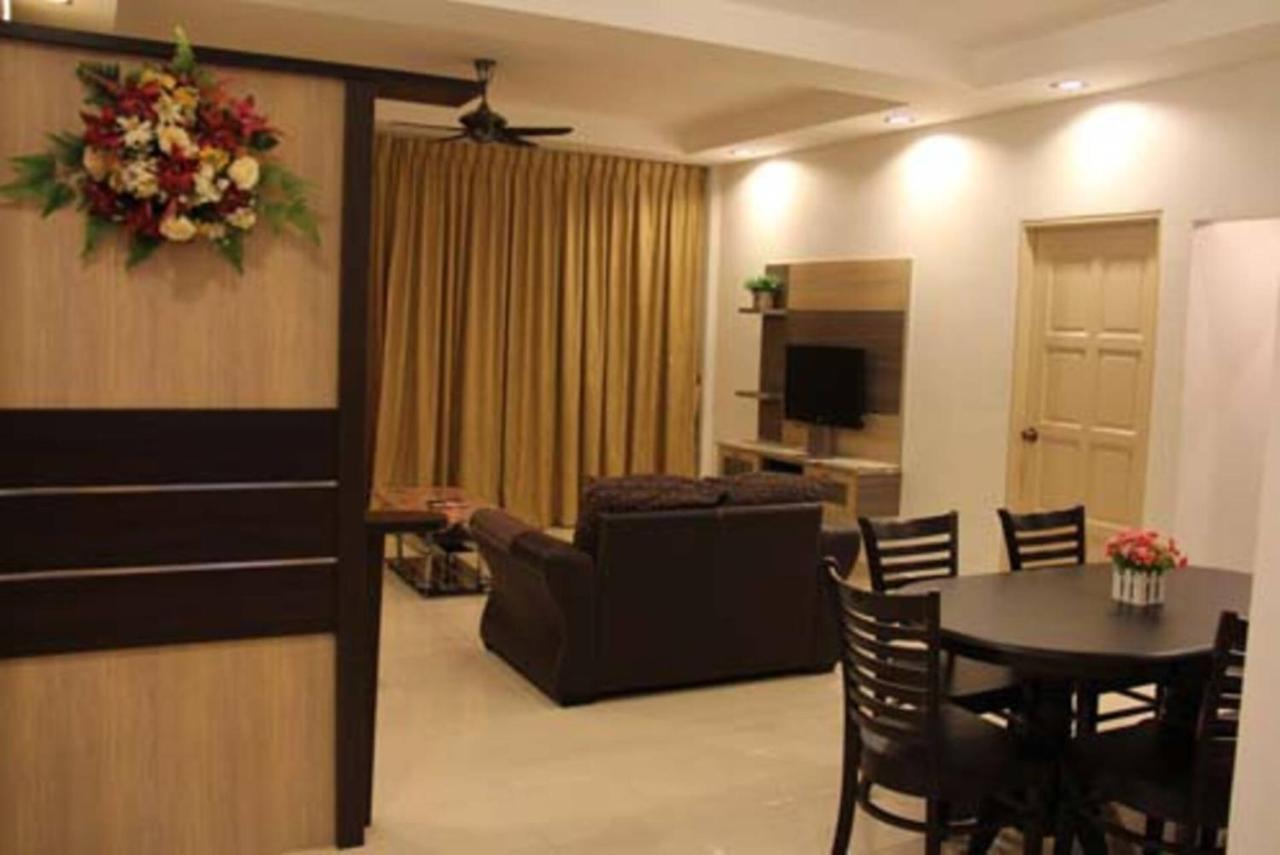 Crown Imperial Court Apartment مرتفعات كاميرون المظهر الخارجي الصورة